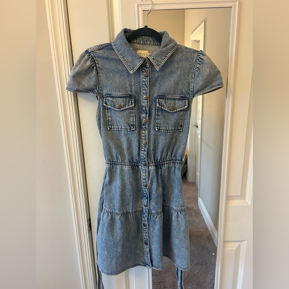 ALICE + OLIVIA Miranda belted tiered denim mini dress 
Size: 8 - Picture 7 of 14